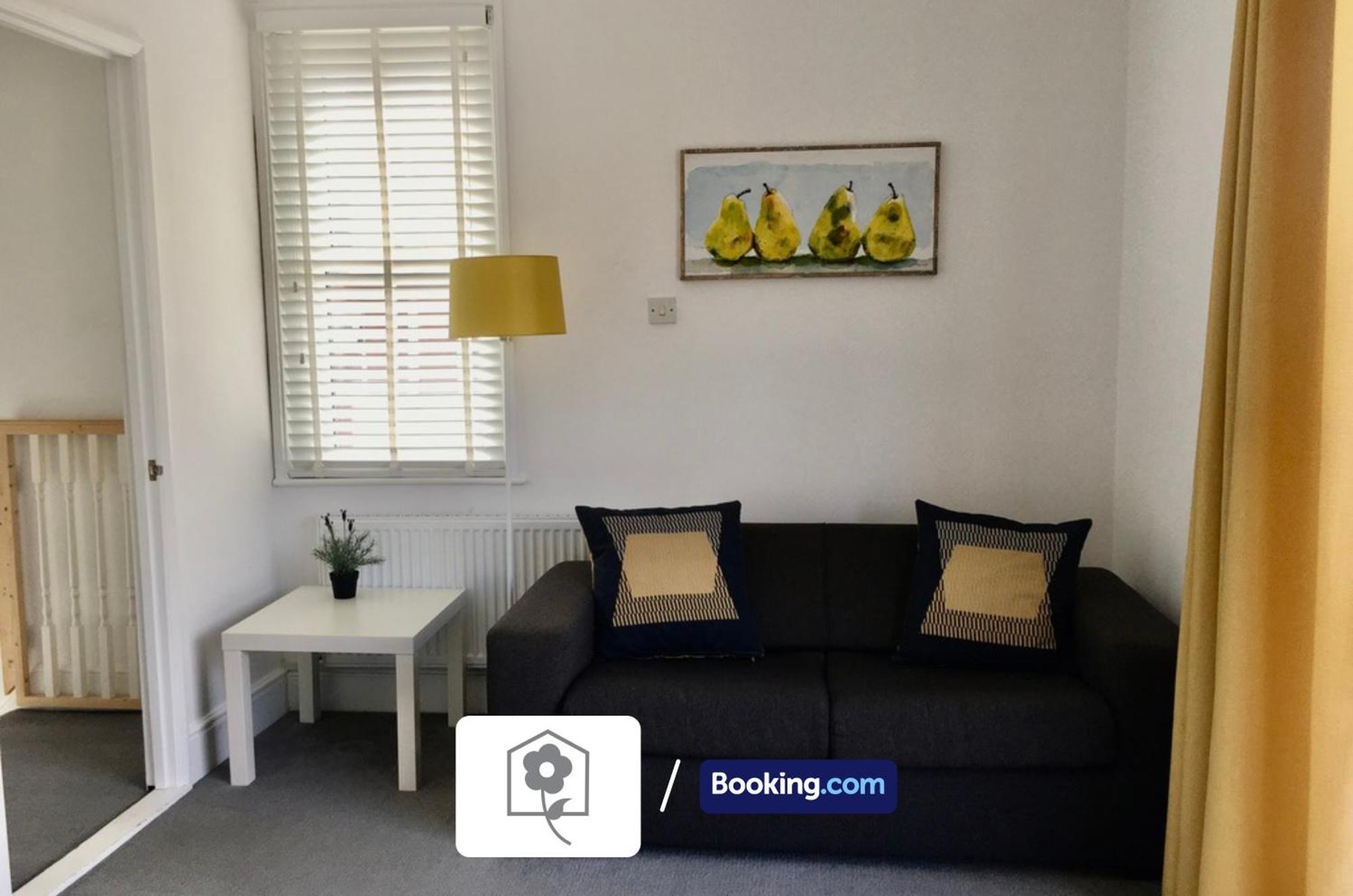 Netley Village Apartment By Your Stay Solutions Short Lets & Serviced Accommodation Netley Southampton With Free Wi-Fi แฮมเบิล ภายนอก รูปภาพ