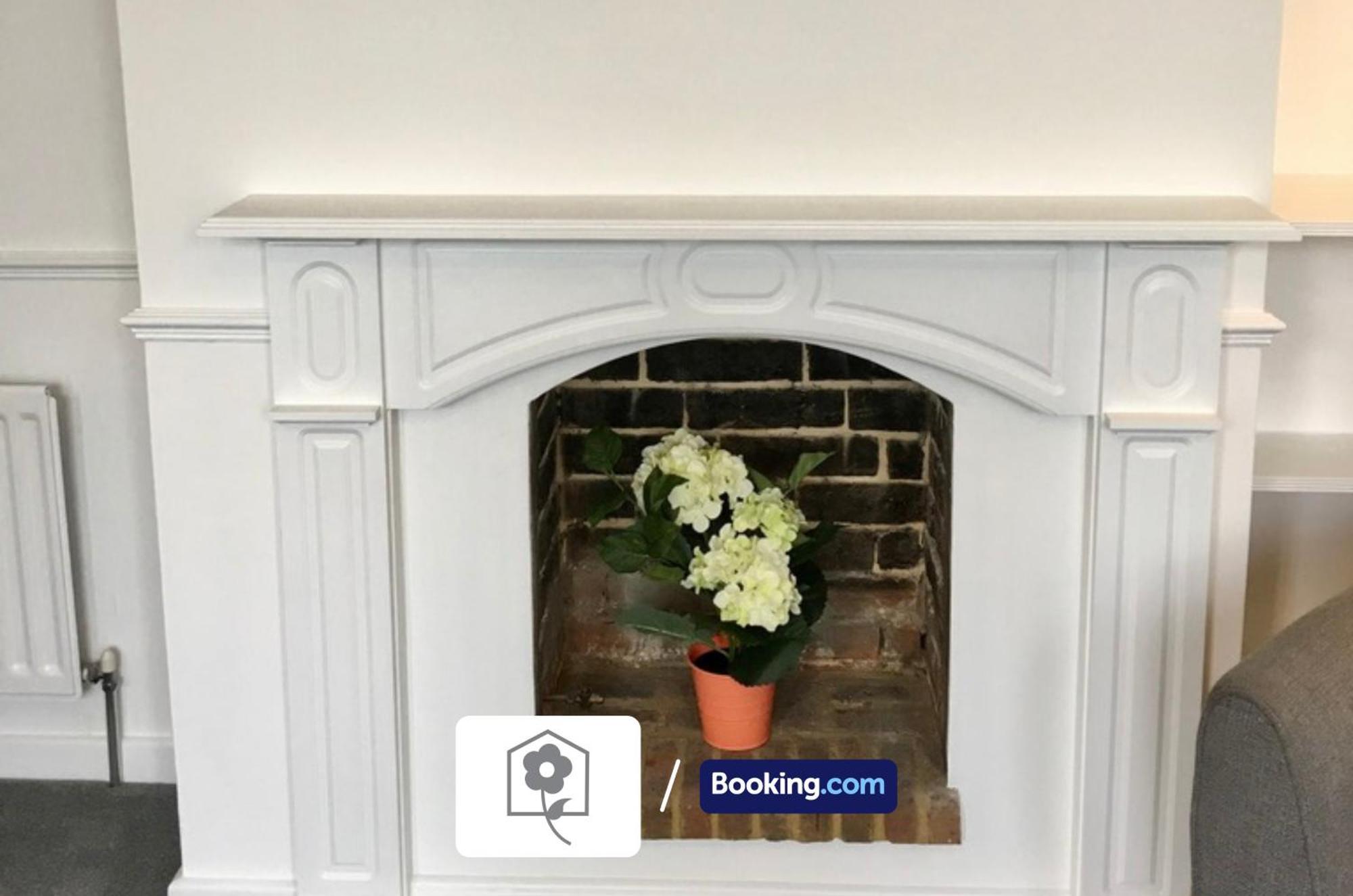 Netley Village Apartment By Your Stay Solutions Short Lets & Serviced Accommodation Netley Southampton With Free Wi-Fi แฮมเบิล ภายนอก รูปภาพ