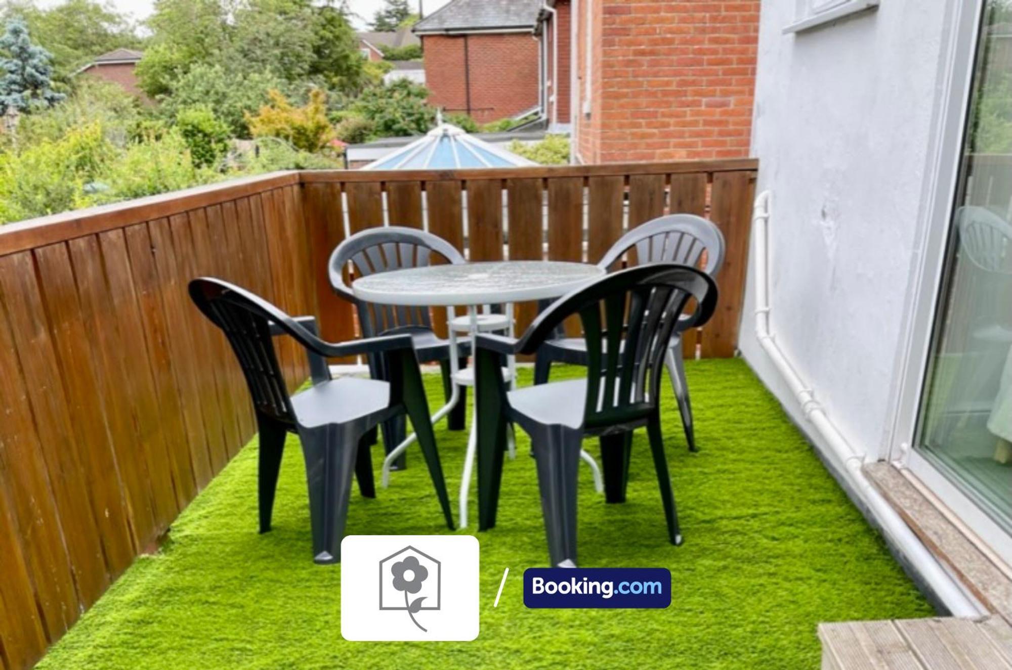 Netley Village Apartment By Your Stay Solutions Short Lets & Serviced Accommodation Netley Southampton With Free Wi-Fi แฮมเบิล ภายนอก รูปภาพ